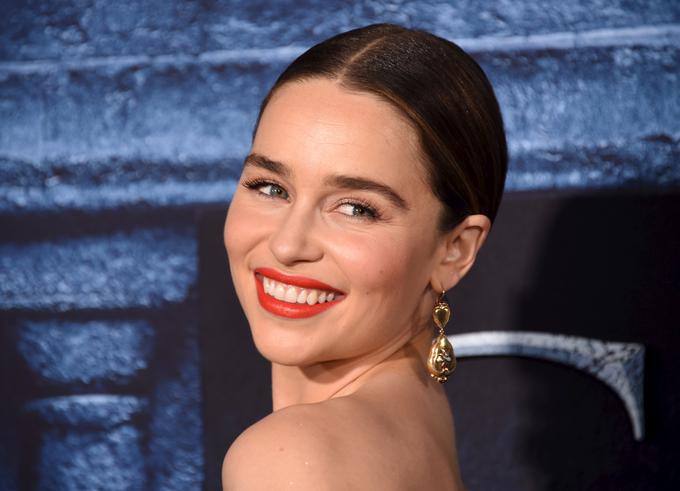 Čeprav je trenutno samska, zvezdnica Igre prestolov Emilia Clarke priznava, da ima na ljubezen staromoden pogled: "Osladna sem in rada verjamem, da ko srečaš pravo osebo, se izide, ker želiš, da bi se izšlo. Zdi se, da vsem drugim to uspeva." | Foto: Reuters