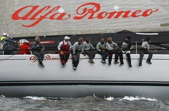 Posadka Alfa Romeo zmagala na regati Sydney - Hobart