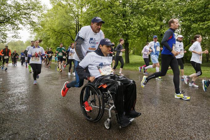 Oče in sin skupaj na teku Wings For Life World Run | Foto: Red Bull