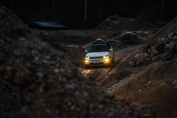 Compass je pravi šarmer, ki bo očaral tako urbane kupce, kot tudi tiste, ki si želijo avantur v širni naravi. | Foto: Gašper Pirman