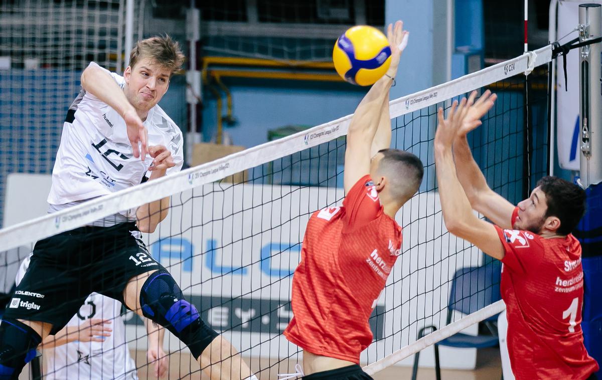 Calcit Volley in Union Raifeissen Waldviertel | Kamnik je zdaj točkovno poravnan z drugouvrščenim Mariborom. | Foto Klemen Brumec