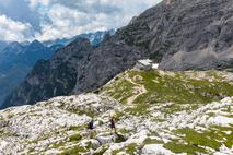 Pogačnikov dom na Kriških podih (2050 m)