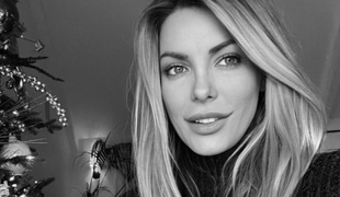 Crystal Hefner iz svojega telesa odstranila vse nepristno