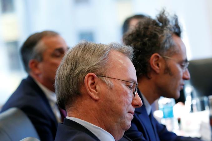 Eric Schmidt (v ospredju) | Foto: Reuters