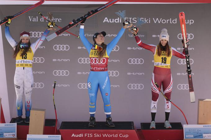 Zmagovalna trojka: vodilna Sofia Goggia, Breezy Johnson na drugem mestu in Avstrijka Mirjam Puchner na tretjem. | Foto: Guliverimage/Vladimir Fedorenko