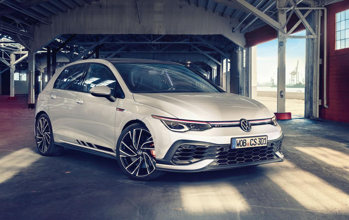 Volkswagen golf GTI clubsport | Močnejši golf GTI ima še vedno pogon na sprednji par koles, moč pa se nanje prenaša prek sedemstopenjskega dvosklopčnega samodejnega menjalnika. | Foto Volkswagen