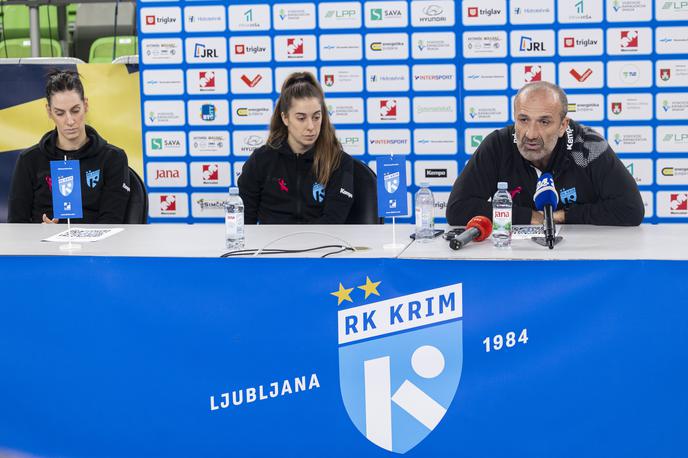 Dragan Adžić | Krimovke samozavestno pričakujejo CSM Bukarešto. | Foto Bor Slana/STA