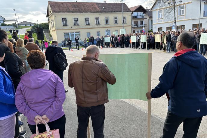 Protestni shod v Metliki | Foto STA