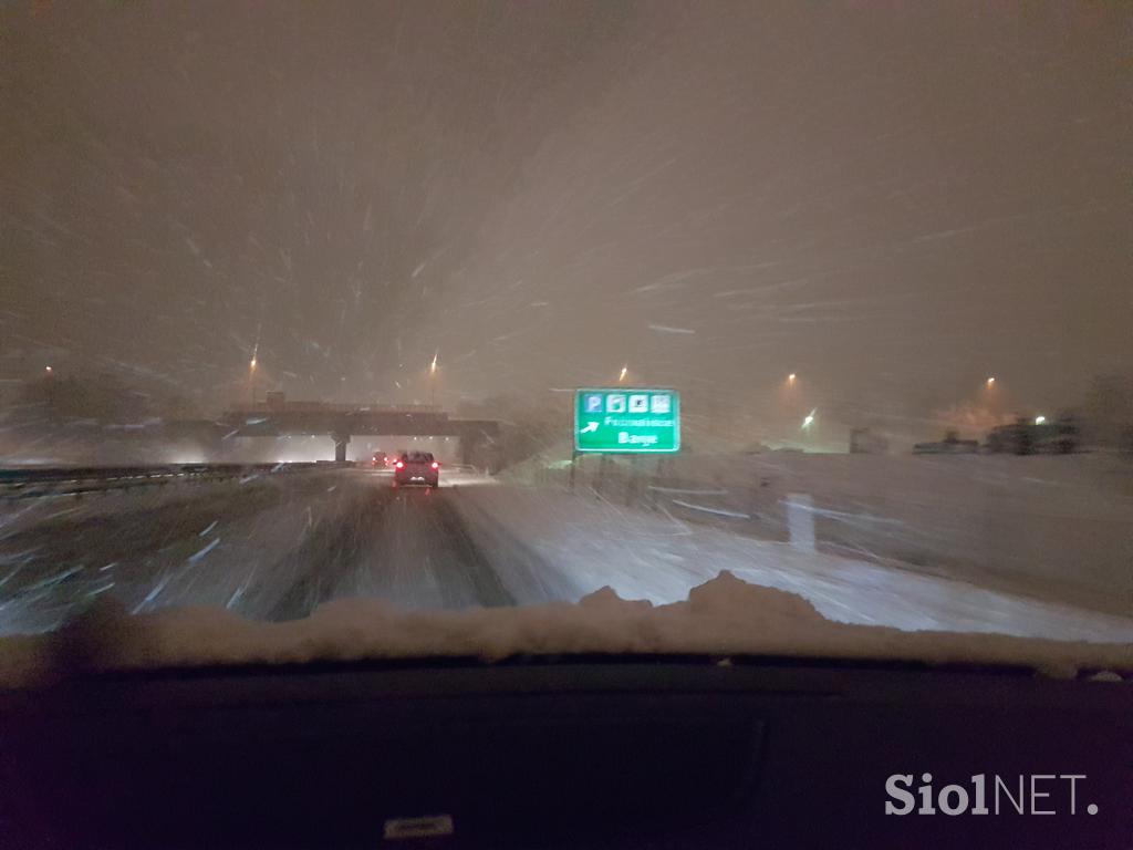 Zastoji na Karteljevskem klancu na dolenjski avtocesti