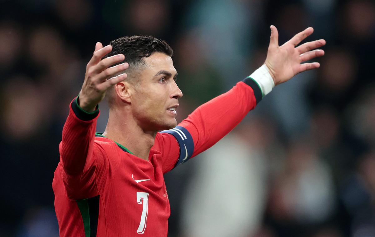 Cristiano Ronaldo | "Cristiano Ronaldo je daleč številka ena. Je prvi športnik, ki je svoje življenje na svojih profilih delil z več kot 900 milijoni ljudi." | Foto www.alesfevzer.com