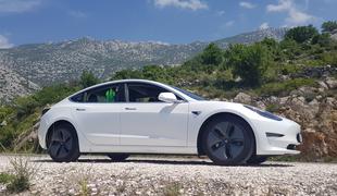 Nemško sodišče odločilo: Tesla ne sme zavajati v oglasih