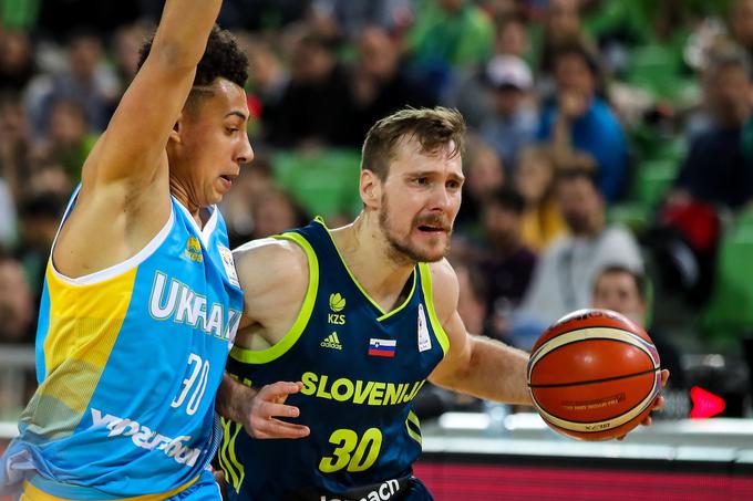 Zoran Dragić je s trojko z zvokom sirene omogočil podaljšek, v katerem je bila Slovenija boljša. | Foto: Matic Klanšek Velej/Sportida