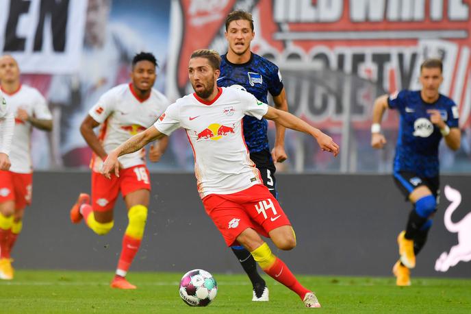 Kevin Kampl - RB Leipzig | Leipzig s Kevinom Kamplom tudi po petih krogih ostaja na vrhu bundeslige. Pred Bayernom in Dortmundom ima točko prednosti. | Foto Reuters