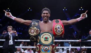 Vrnil mu je: Anthony Joshua je spet na prestolu #video