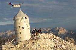 Zamenjal je barve, si nadel in snel peterokrako zvezdo in kositrno zastavico, a že 120 let ostaja simbol slovenstva.