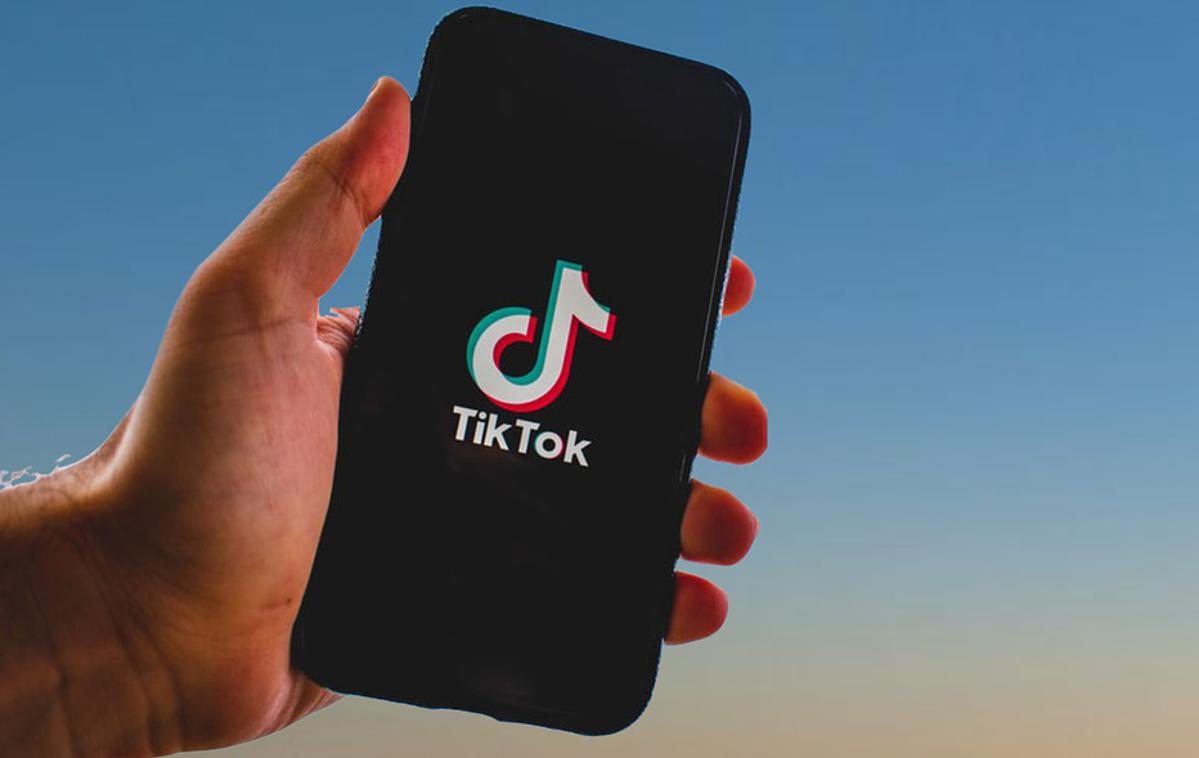 Tik Tok | V skladu z novim zakonom je ponudnikom od 1. januarja 2024 prepovedano ponujati aplikacijo, družba pa v Montani ne sme delovati kot podjetje. V primeru kršitev ponudnikom aplikacije grozi deset tisoč dolarjev globe, medtem ko za uporabnike, ki aplikacijo že imajo na svoji napravi, to ne bo veljalo, poroča nemška tiskovna agencija dpa. | Foto Pixabay