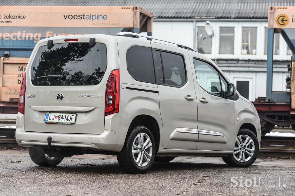 Toyota proace city