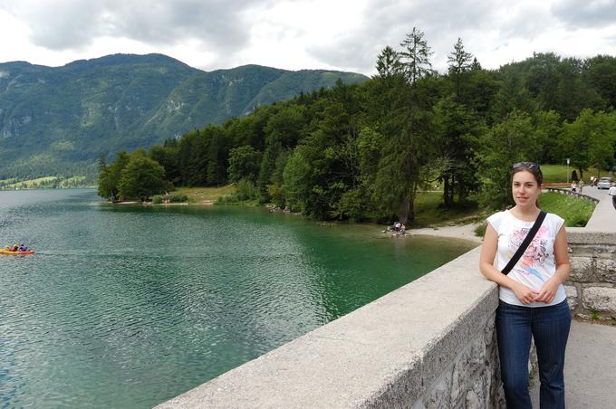 Opaža, da se ji to, da ji odgovarjajo v angleščini, dogaja predvsem v območjih, kjer je tudi sicer veliko turistov, na primer v centru Ljubljane, na Bledu, v Bohinju in podobno. "Morda opazijo moj naglas in si mislijo, da bo šlo tako hitreje," meni Susana. | Foto: osebni arhiv/Lana Kokl