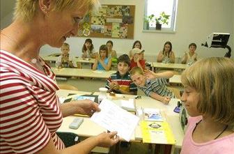 Sviz predlaga Zveru dogovor o tožbah učiteljev