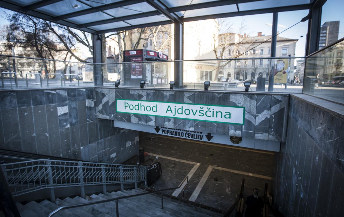 Podhod Ajdovščina Ljubljana | Mol, ki vodi projekt gradnje minipleksa v podhodu Ajdovščina, je januarja zaključek projekta napovedal v letu 2025. Tedaj so pojasnili, da bi lahko, če bi bila izvedba javnega razpisa za izbor izvajalca gradnje uspešna, gradnjo začeli že letos. Gradnja naj bi po tedanjih predvidevanjih trajala 12 mesecev. | Foto Bojan Puhek