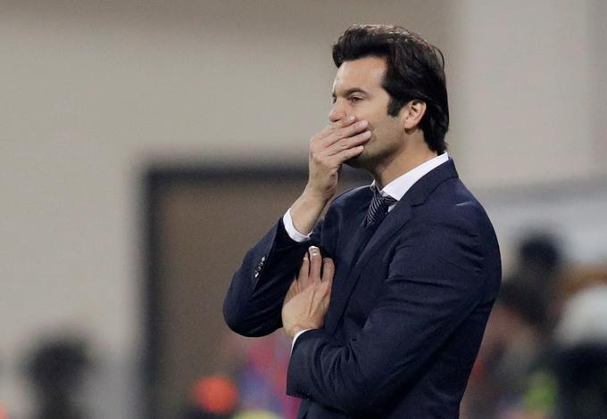 Santiago Solari je oktobra zamenjal odpuščenega Julena Lopeteguija, zdaj pa se je podpisal pod štiri zaporedne domače poraze. Dva je Realu prizadejala Barcelona, morda še bolj bolečega pa Ajax, ki je v torek na Santiagu Bernabeuu slavil s kar 4:1. | Foto: Reuters