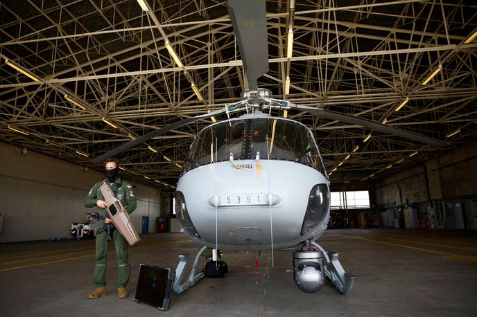 Pariz 2024, policijska enota za boj proti dronom | Francoske varnostne sile na dan prestrežejo v povprečju šest brezpilotnih letalnikov. | Foto Reuters