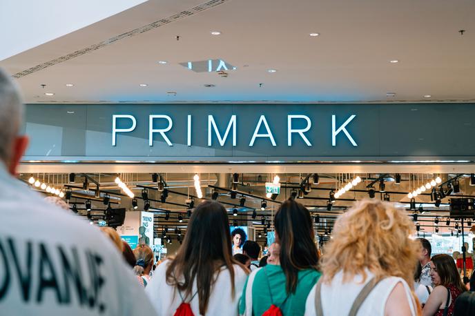 Primark | V družbi so prepričani, da se bodo Primarkovi prihodki in dobiček v prihodnjem letu povečali kljub napovedim o težkih božičnih in novoletnih praznikih. | Foto Jan Lukanović