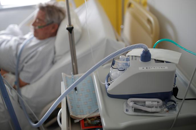 ventilator | Težje oblike bolezni covid-19 so manj verjetne pri obolelih, pri katerih limfociti T razvijejo intenzivnejši imunski odziv. | Foto Reuters