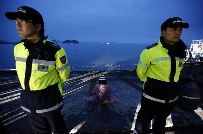 Južnokorejska policija je vodstvu podjetja Shinil Group, med drugim tudi predsedniku Choi Yong-seoku, do nadaljnjega prepovedala izstop iz države. (Fotografija je simbolična.) | Foto: Reuters