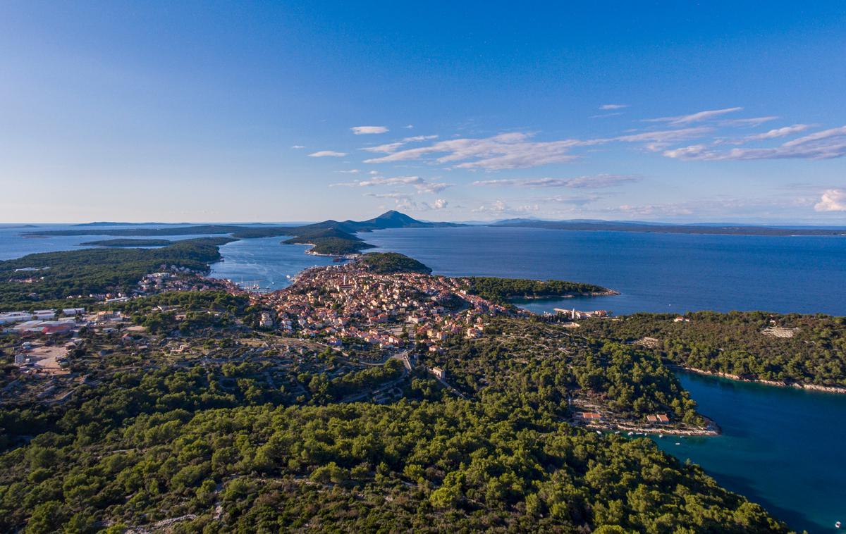 Mali Lošinj | Kot so še pojasnili, obstaja možnost, da bodo v času odstranitve mine omejili gibanje v delu naselja Mali Lošinj. | Foto Lošinj Hotels & Villas