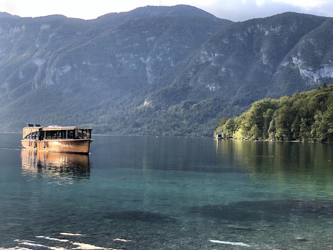 Bohinjska celostna rešitev umirjanja prometa je dober primer poslovnega modela, ki je prispeval k dvigu konkurenčnosti turistične destinacije, kar je prineslo tudi nova delovna mesta. | Foto: 