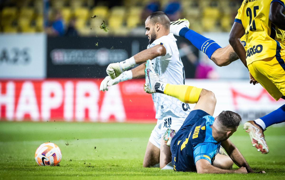 Celje - Maccabi Tel Aviv | Celjani so nastopili prvič v play-offu kvalifikacij za evropsko tekmovanje. | Foto Jure Banfi/alesfevzer.com