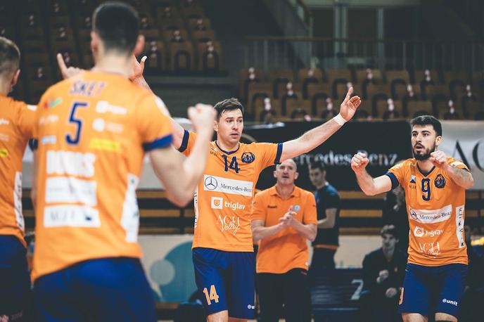 OK Merkur Maribor ACH Volley finale Pokal Slovenije | Odbojkarji ACH Volleyja so po velikem preobratu strli Mariborčane in osvojili pokalno lovoriko. | Foto Grega Valančič/Sportida