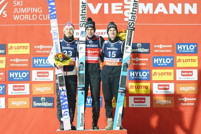 Timi Zajc, Domen Prevc, Oberstdorf 2025 | Timi Zajc je zmagovalec tekme v Oberstdorfu. | Foto Guliverimage