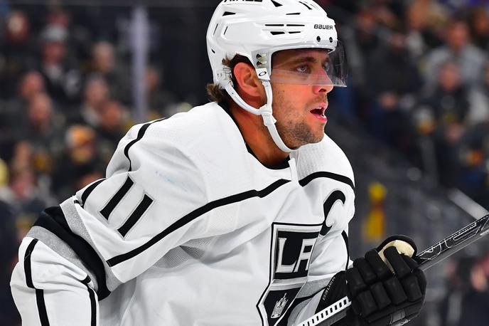 Anže Kopitar, Los Angeles Kings | Težko je verjeti, da bi v ligi NHL letos dobili prvaka, a vodstvo tekmovanja upa, da se stanje drastično spremeni in kljub vsemu podelijo Stanleyjev pokal. Anže Kopitar in soigralci Los Angeles Kings so zadnjo tekmo sezone najverjetneje že odigrali. | Foto Reuters