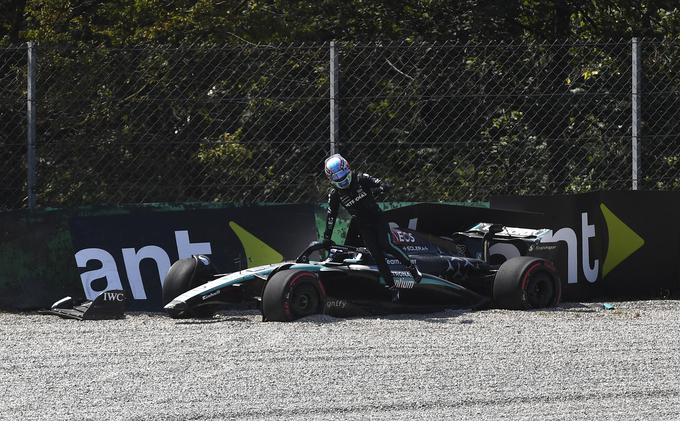 Andrea Kimi Antonelli je v Parabolici že v svojem šestem krogu razbil Mercedesa. | Foto: Reuters