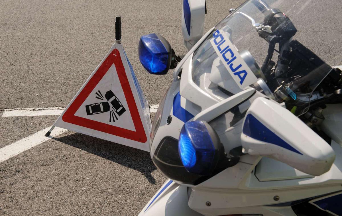 Slovenska policija prometna nesreča motor | Gre za 21. smrtno žrtev prometnih nesreč na tem območju, lani jih je bilo v istem obdobju 14, so še zapisali pri Policiji.   | Foto STA