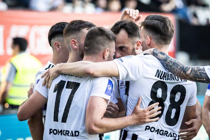 Nogometaši Mure so se razveseli vodstva, vendar je Koper na koncu izenačil na 1:1. | Foto: Jure Banfi/alesfevzer.com