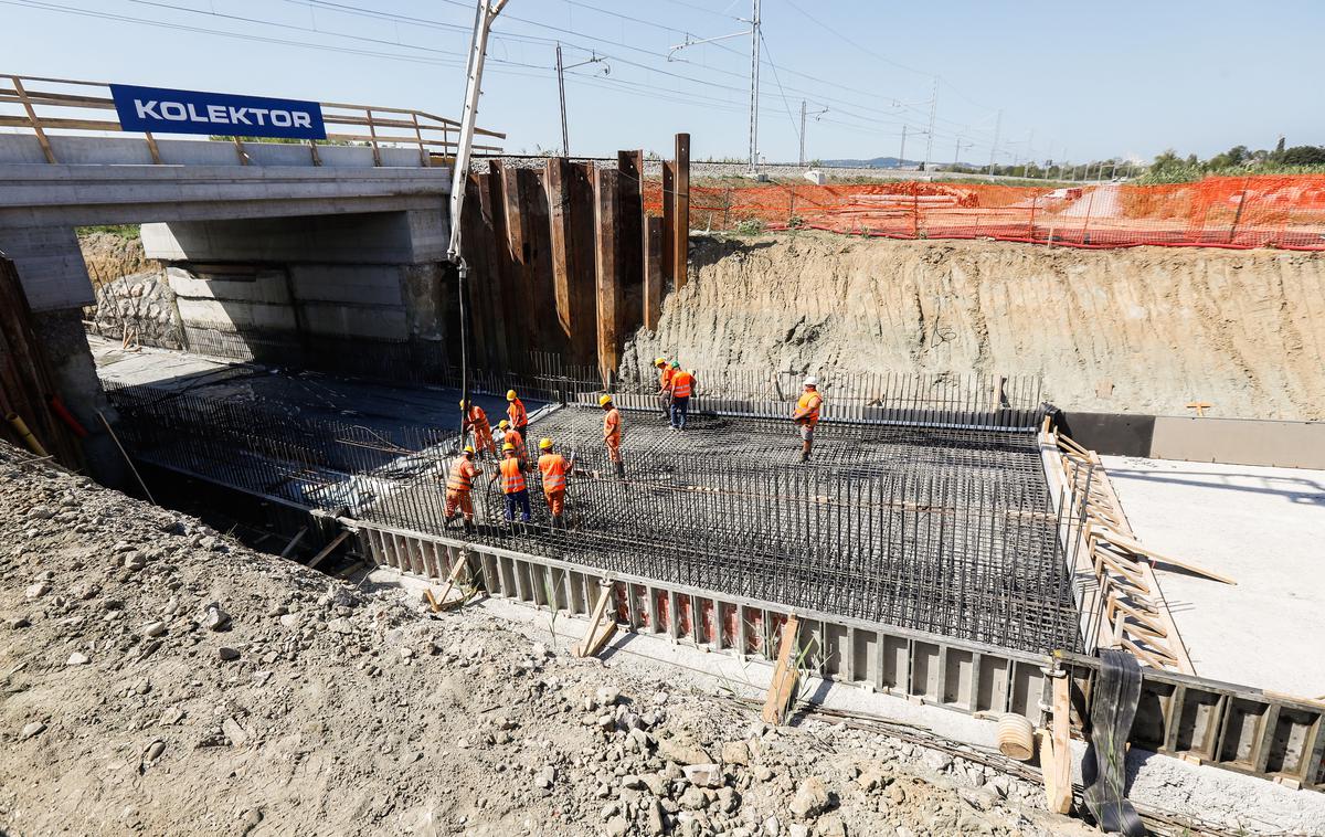 Gradnja izvlečnega tira na železniški progi Divača - Koper | Foto STA