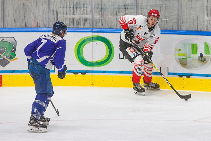 "Nismo razočarani. Morda bi si želeli le, da bi lahko malo dlje časa nudili boljši odpor, ker je bilo prehitro 5:0," je po porazu misli strnil Aljaž Novak. | Foto: Urban Meglič/Sportida