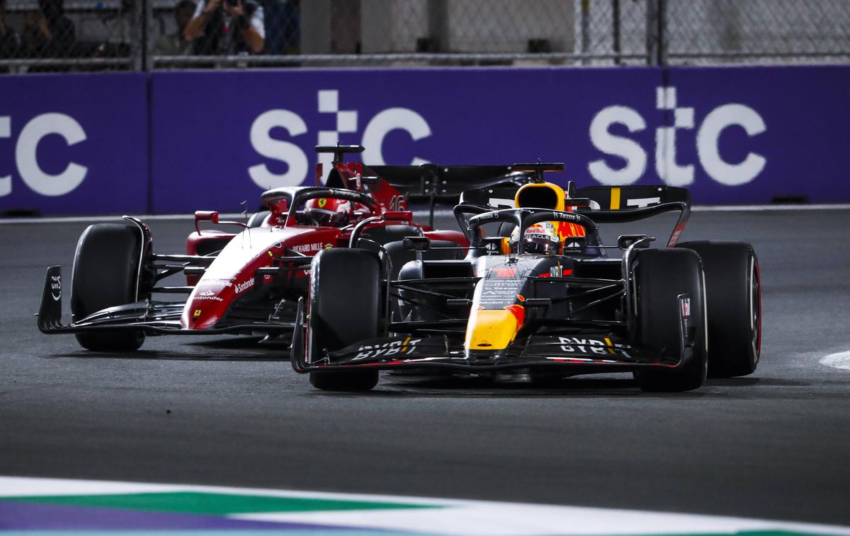 Verstappen Leclerc Savdska | Max Verstappen je izvedel odločilni manever štiri kroge pred ciljem. | Foto Guliver Image