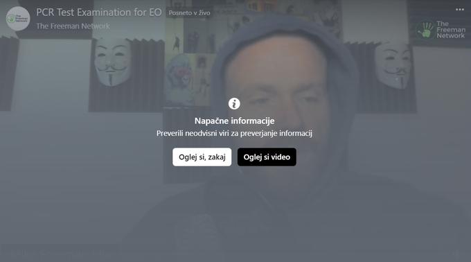 Facebook je videoposnetke, ki uporabnike strašijo z etilen oksidom in jim odsvetujejo testiranje na novi koronavirus, že prekril z obvestilom, da vsebujejo zavajajoče informacije. Študija, ki so jo pri Facebooku opravili pred časom, je pokazala, da je tovrstno obveščanje uporabnikom koristno, saj raznoraznim šarlatanom in teoretikom zarot od uvedbe teh obvestil naseda tudi do 90 odstotkov manj ljudi. | Foto: Matic Tomšič / Posnetek zaslona