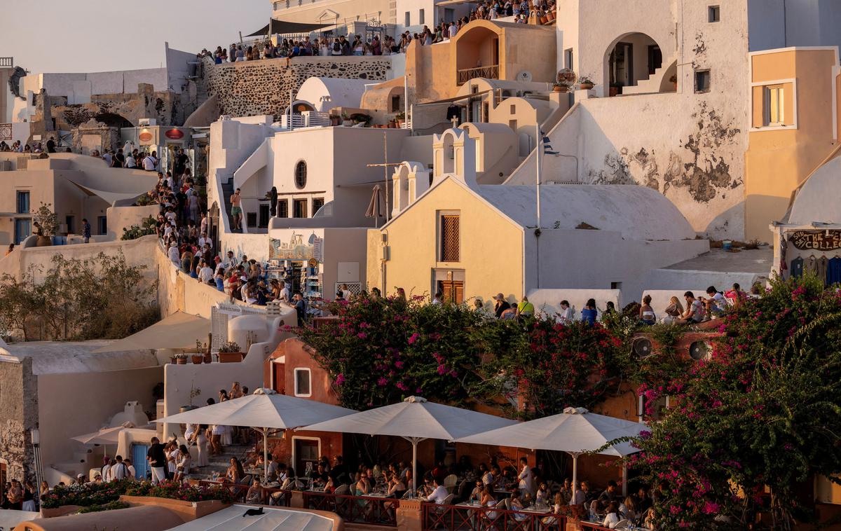 Santorini, Grčija | Grška vlada se je v nedeljo zvečer sešla na kriznem sestanku.  | Foto Reuters