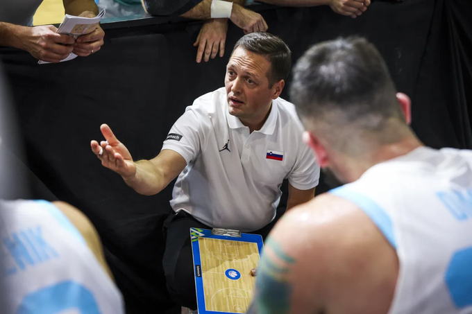 Aleksander Sekulić v prvem polčasu ni imel rešitve, da bi spreobrnil potek dogajanja. | Foto: FIBA