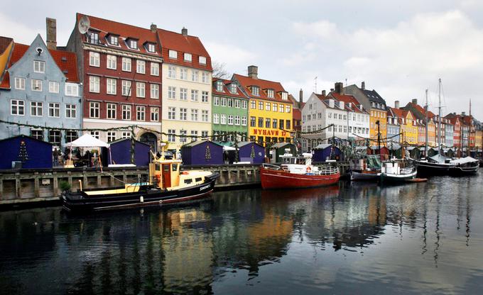 Danska ima nizek javni dolg, precej nizko brezposelnost in visoke davke. | Foto: Reuters