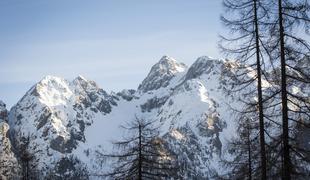 "Včasih so pozimi v gore hodili samo alpinisti, danes pa hodi že vsak" #video