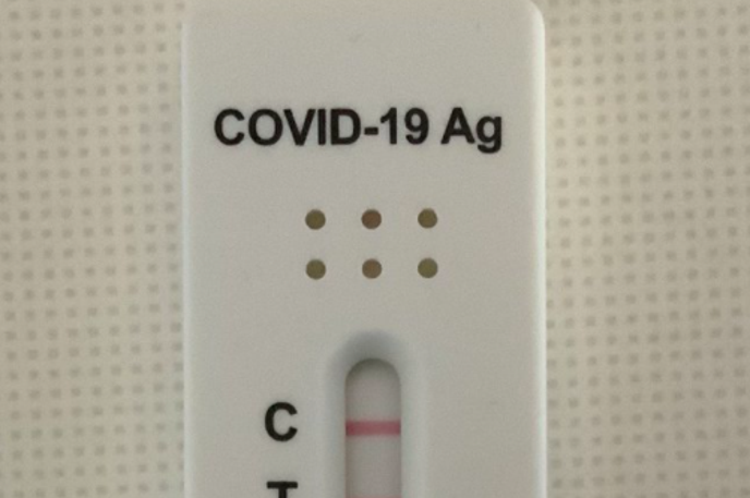 Janša koronavirus | Okužb je vedno manj, prav tako upadata sedemdnevno povprečje potrjenih primerov in tudi število potrjenih primerov v zadnjih 14 dneh na sto tisoč prebivalcev. | Foto Twitter/Zajem zaslona