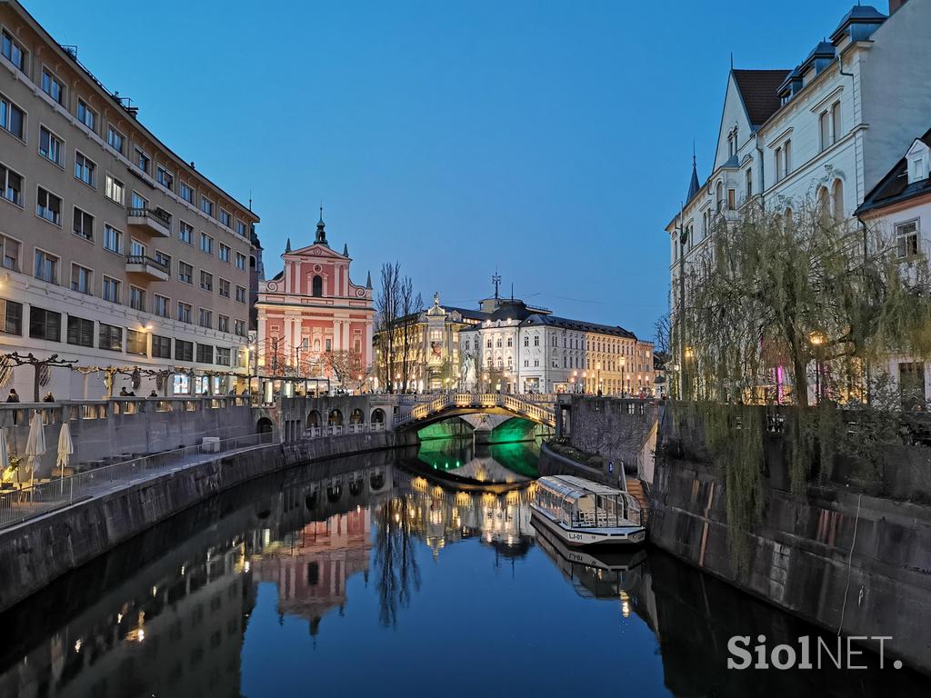 posneto s Huawei P30 Pro, Ljubljana, nočne, modra ura