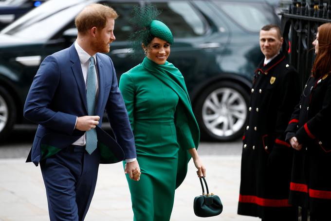 Harry se je kot njegov praprastric odpovedal kraljevini in z ameriško izbranko odšel živet v Ameriko. | Foto: Reuters