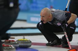 Olimpijski prvak v curlingu ekstremno pijan lomil metle